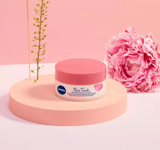 NIVEA Rose Touch nawilżający żel-krem do twarzy na dzień 50 ml