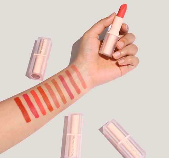 Makeup Revolution Lip Allure Soft Satin pomadka do ust Queen Pink 3,2g