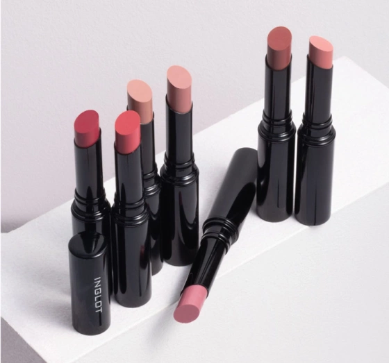Inglot Slim Gel nawilżająca pomadka do ust w sztyfcie 61 1,8g
