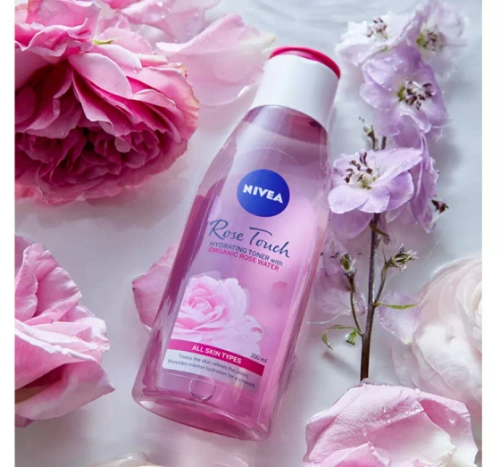 NIVEA Rose Touch tonik nawilżający z wodą różaną 200 ml