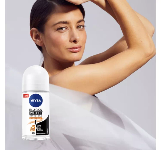 NIVEA Black&White Invisible Ultimate Impact antyperspirant roll-on dla kobiet 50 ml