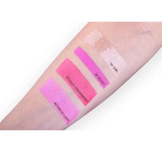 Miyo x Oluczka Girl Boss Cheeky Blush rozświetlający róż do policzków 04 Legally Strawberry 5g