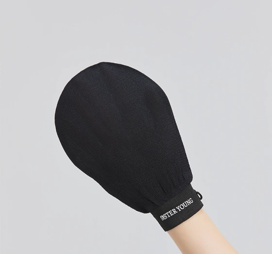 Sister Young Nova złuszczająca rękawica do peelingu ciała Black