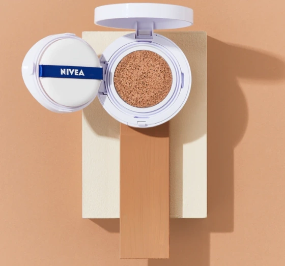 NIVEA Hyaluron Cellular Filler podkład w kompakcie SPF15 02 Mittel 15 g