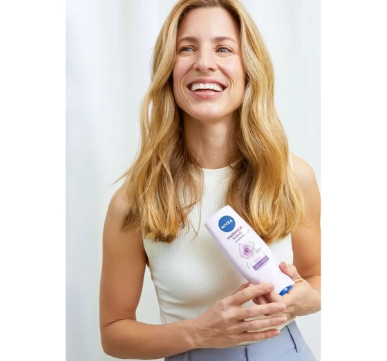 NIVEA Hairmilk Shine odżywka do włosów dla naturalnego połysku 200 ml