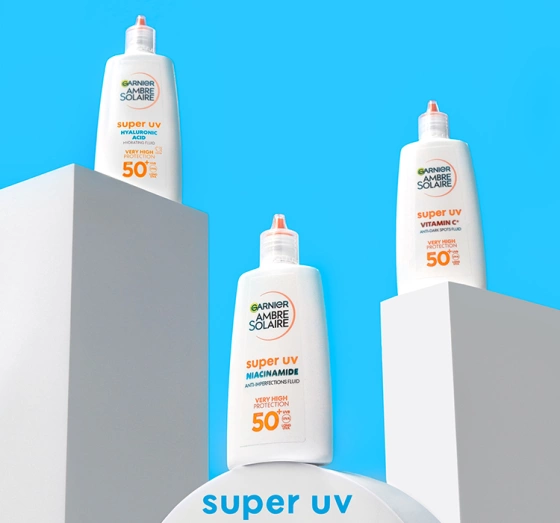 Garnier Ambre Solaire Super UV Vitamin C fluid przeciw przebarwieniom SPF50 40 ml