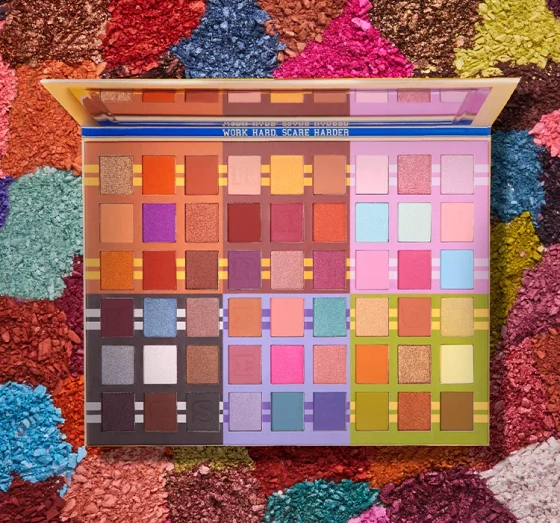 Makeup Revolution x Monsters University paleta cieni do powiek 70,2g