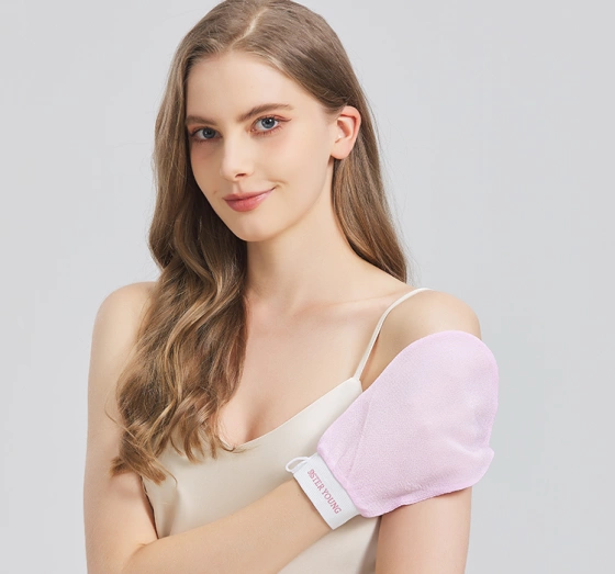 Sister Young Nova złuszczająca rękawica do peelingu ciała Pink
