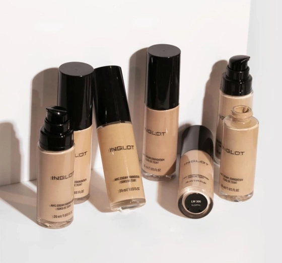Inglot AMC rozświetlający podkład do twarzy LW500 30ml