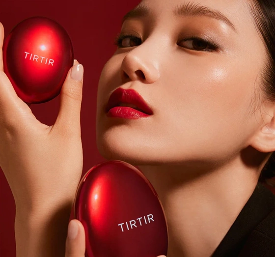 TIRTIR Mask Fit Red Cushion SPF 40 PA długotrwały podkład do twarzy w kompakcie 27N Camel 18g