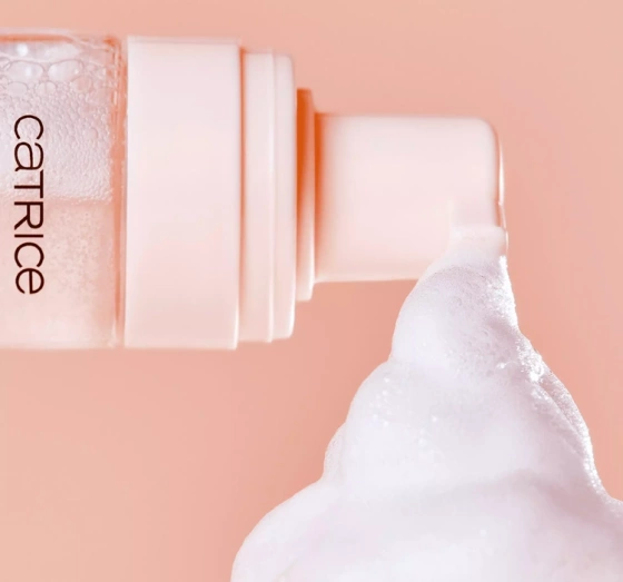Catrice Soft Glam Foam baza pod makijaż w piance 32,5 ml