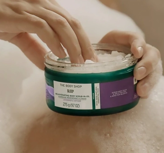 The Body Shop Sleep odmładzający peeling do ciała 275ml