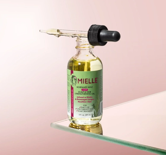 Mielle Rosemary & Mint lekki olejek do włosów i skóry głowy 59ml