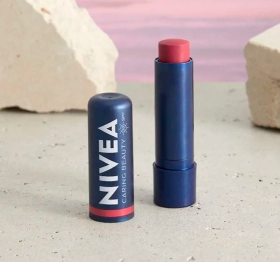 NIVEA Caring Beauty pielęgnująca pomadka do ust i policzków 3w1 Rose 4,8 g