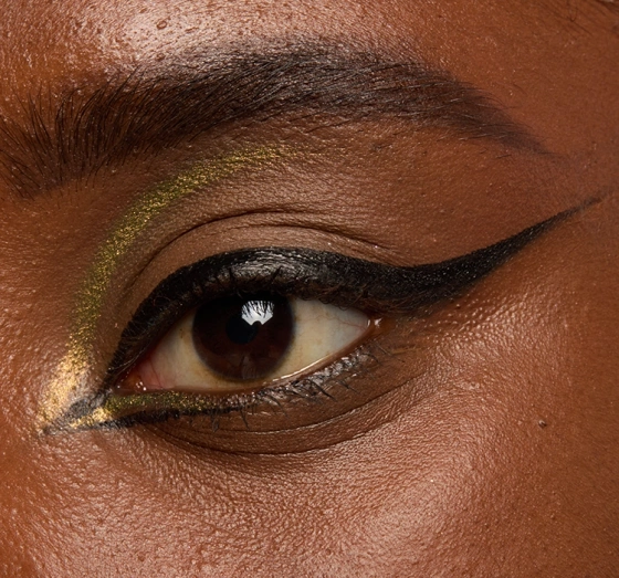 NYX Professional Makeup × Beetlejuice dwustronny eyeliner 03 Black Green Chrome 0,1 g 0,4 ml