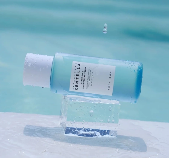 Skin1004 Madagascar Centella Hyalu-Cica rozjaśniający tonik do twarzy 30 ml