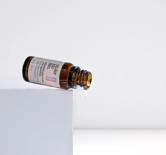 Make Me Bio Bloomi Queen B multifunkcyjne serum z 1% bakuchiolu 15ml