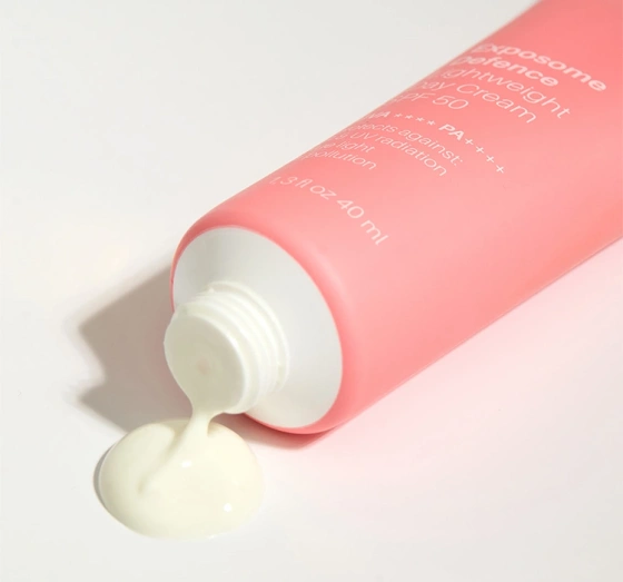 Nacomi Next Level Exposome Defence Lightweight Day Cream SPF50 lekki krem z filtrem SPF50 40 ml