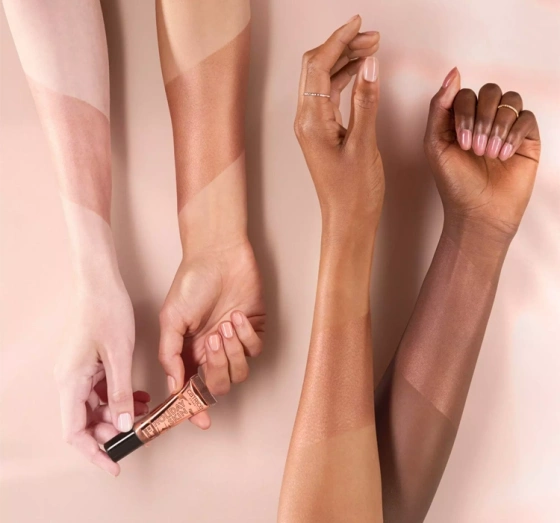 Catrice Holiday Skin 4 In 1 Luminizer rozświetlacz do twarzy 010 Catching Sunrays 10 ml