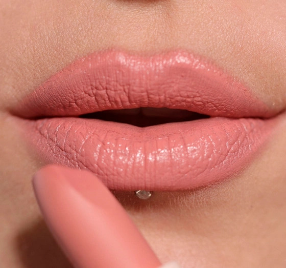 Makeup Revolution Lip Allure Soft Satin pomadka do ust Queen Pink 3,2g