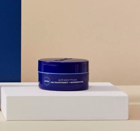 NIVEA 24h Nawilżenia odświeżająco-regenerujący krem do twarzy na noc 50 ml