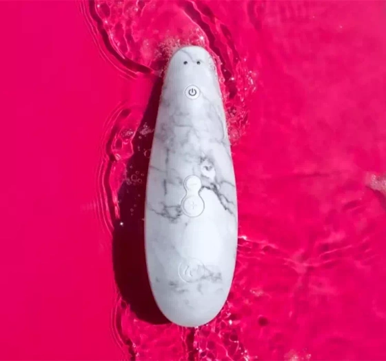 Womanizer X Marilyn Monroe masażer łechtaczki White Marble