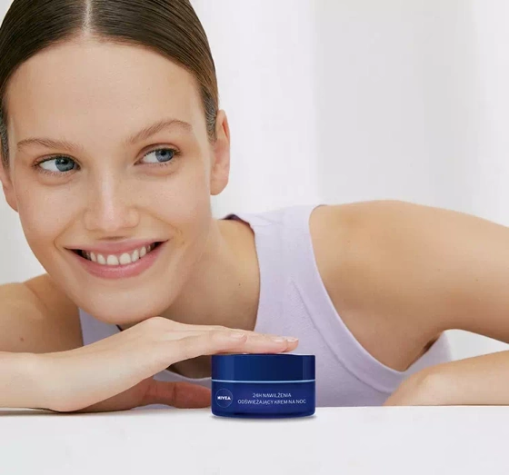 NIVEA 24h Nawilżenia odświeżająco-regenerujący krem do twarzy na noc 50 ml