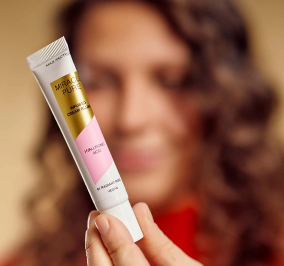 Max Factor Miracle Pure kremowy róż do policzków 01 Radiant Rose 15 ml