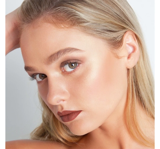 The Balm Mary-Lou Manizer rozświetlacz w kompakcie 2,2g