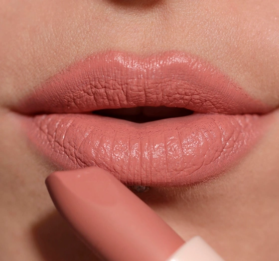 Makeup Revolution Lip Allure Soft Satin pomadka do ust Brunch Pink Nude 3,2g