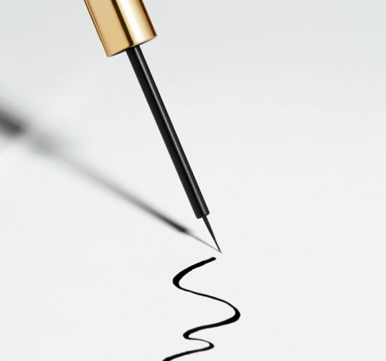 Eveline Cosmetics Precise Slim wodoodporny eyeliner do oczu Black 2,8 ml