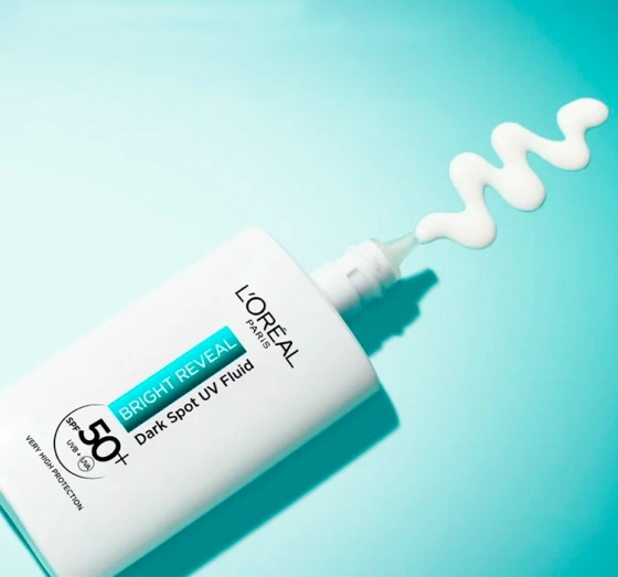 L'Oréal Paris Bright Reveal fluid do twarzy przeciw przebarwieniom SPF50 50 ml