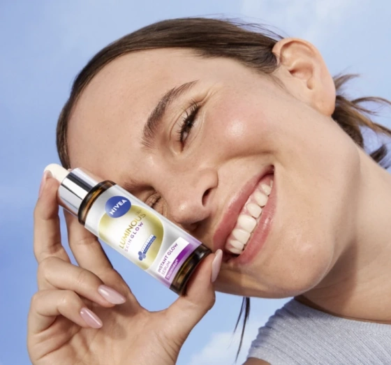 NIVEA Luminous630 natychmiastowe glow-serum na przebarwienia 30 ml