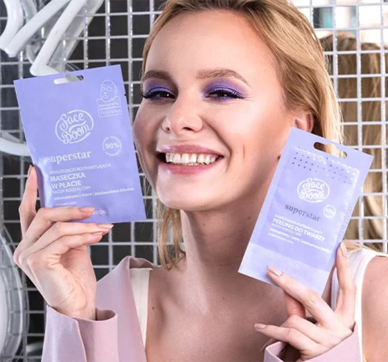 Face Boom Super Star witalizująco-rozświetlająca maseczka w płachcie Gwiazdorska Dama