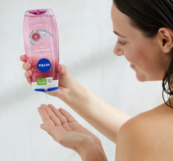 NIVEA Care Waterlily&Oil odświeżający żel po prysznic 250 ml