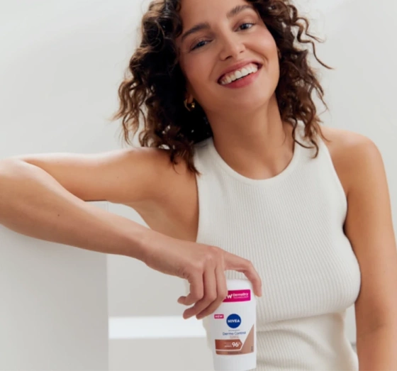 NIVEA Derma Dry Control Maximum antyperspirant w sztyfcie dla kobiet 50 ml