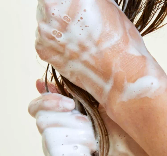 NIVEA Moisture Hyaluron nawilżający szampon do włosów 400 ml