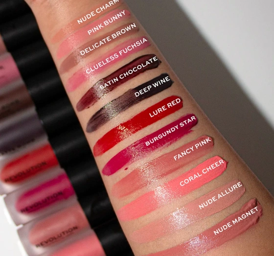Makeup Revolution Matte Bomb pomadka do ust Nude Charm 4,6ml