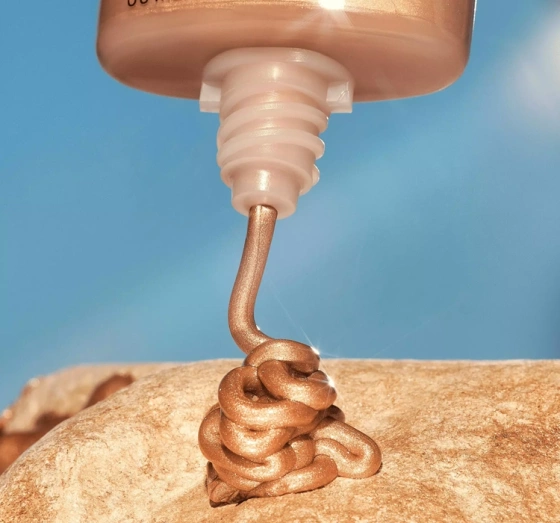 Catrice Bronze Glow Grip Primer rozświetlająca baza pod makijaż 30 ml