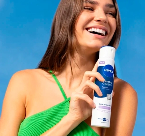 NIVEA Derma Control antyperspirant w sprayu dla kobiet Restore 250 ml