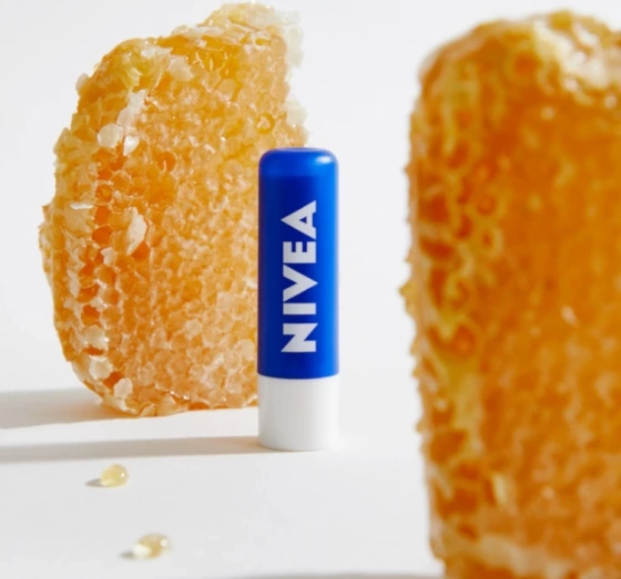 NIVEA pielęgnująca pomadka do ust Original Care 4,8 g