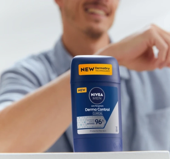NIVEA MEN Derma Dry Control Maximum antyperspirant w sztyfcie dla mężczyzn 50 ml
