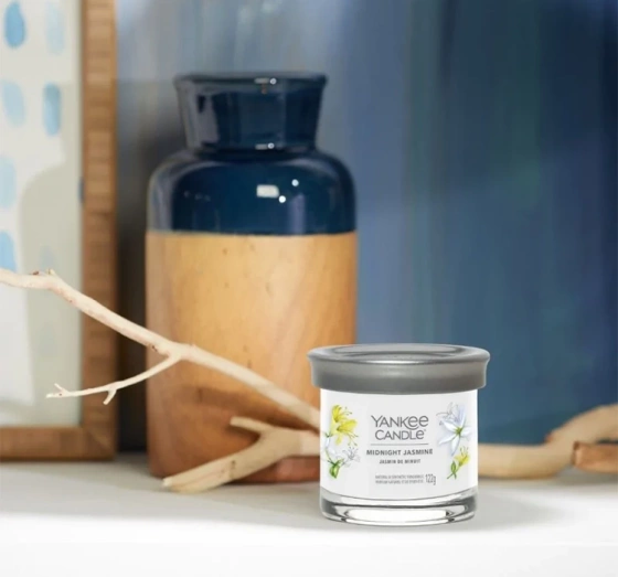Yankee Candle Signature Tumbler mała świeca zapachowa Midnight Jasmine 122 g