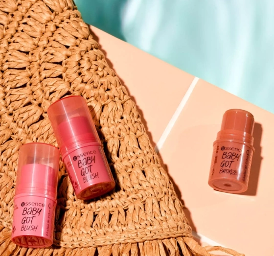 Essence Baby Got Bronze bronzer do twarzy w sztyfcie 10 Cinnamon Spice 5,5 g