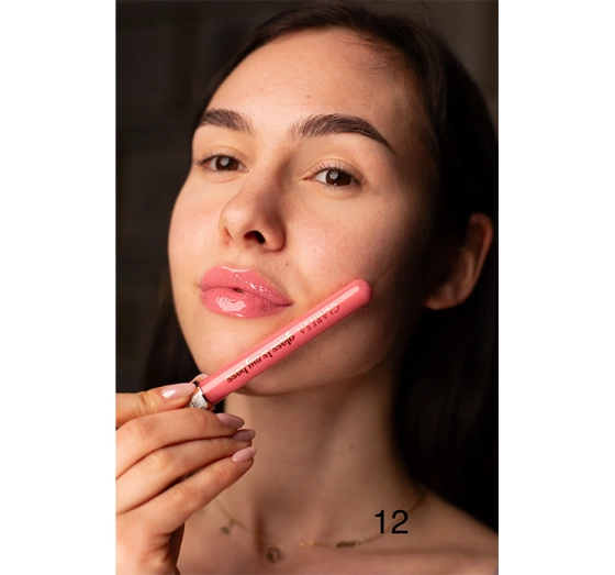 Claresa Gloss Is My Boss nawilżający błyszczyk do ust 12 Queen Bee 5 g