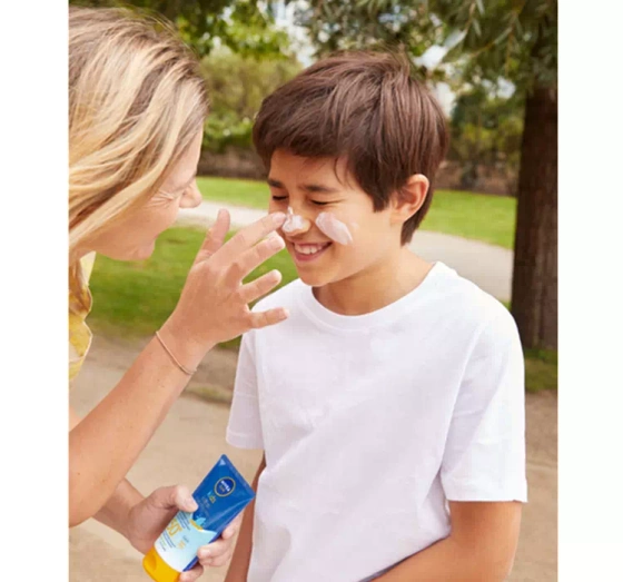 NIVEA SUN Kids Ultra Protect&Play ochronny balsam do opalania dla dzieci SPF50 150 ml